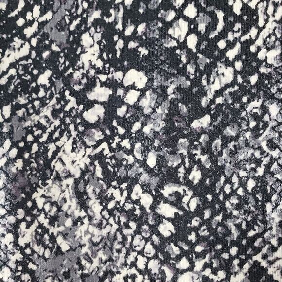 Spanx Women's L Faux Leather Shine Snakeskin Leggings Gray Animal Print New - Picture 3 of 12